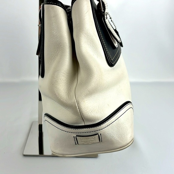 Coach Hamptons Classic Black and White Leather Hand Bag M3Q-9605 Zip Closure - Picture 7 of 16